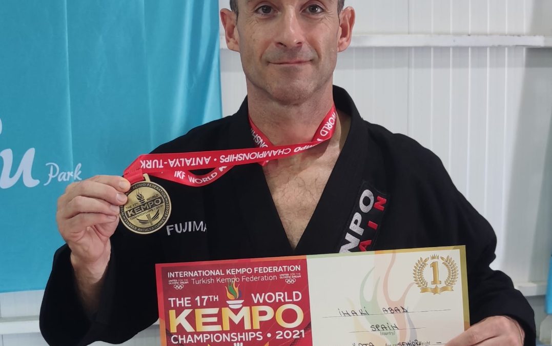 Doble alegría de Iñaki Abad Mayoral en el Mundial de Kenpo